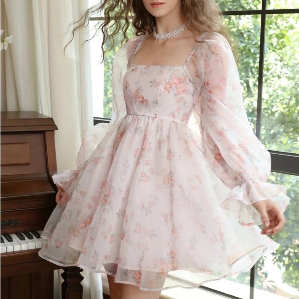 Cutest floral puff dress brand new condition
